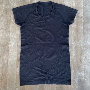 Lululemon swiftly tech short sleeve